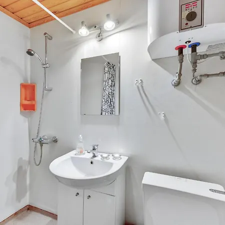 2 Bedroom Lovely In Dom wakacyjny
