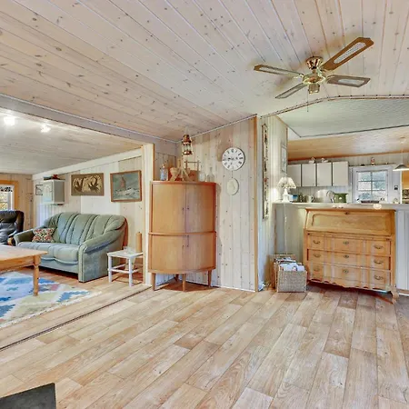 Dom wakacyjny 2 Bedroom Lovely In